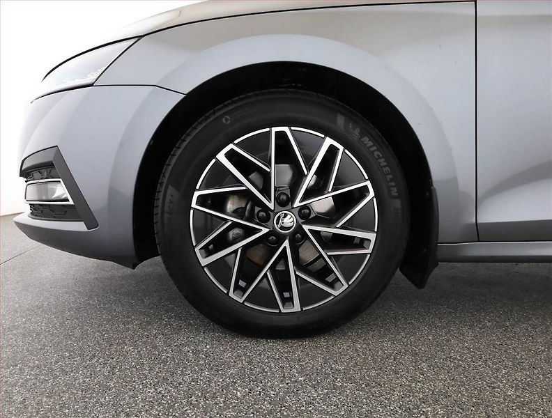 Škoda Octavia (2022) 1.5 TSI, ČR,1.maj, Tempomat - fotka 20 z 20