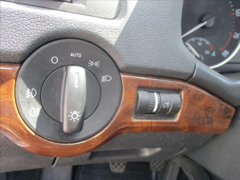 Škoda Octavia 1,4 TSI, Elegance,serv. kniha, - fotka 21 z 28
