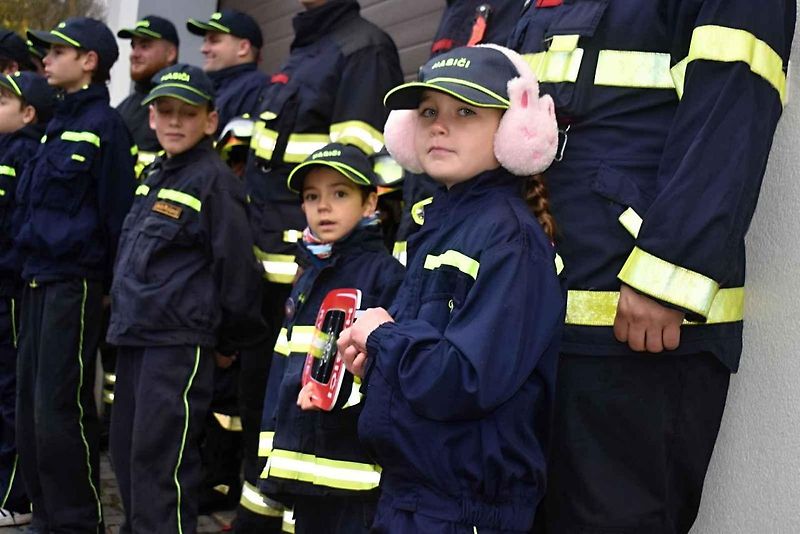 Hasiči z Kytlic představili nové zásahové vozidlo.