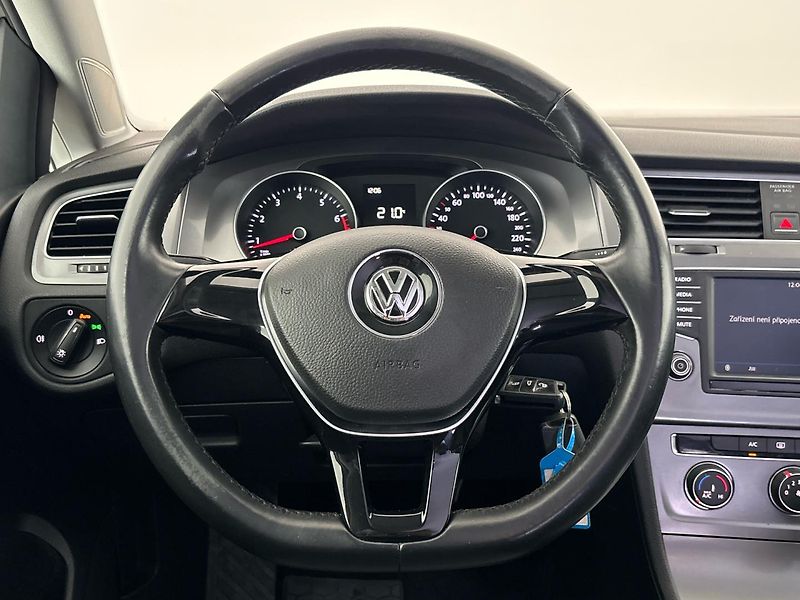 Volkswagen Golf Trendline - fotka 18 z 27