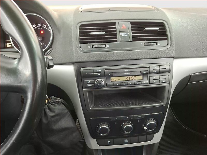 Škoda Yeti (2010) 2.0 TDI, 4X4, po STK - fotka 12 z 14
