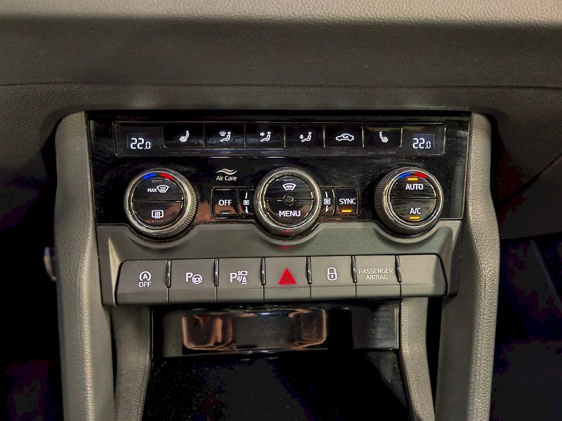 Škoda Karoq (2025) 1.5 TSI 110 kW Sportline - fotka 17 z 31