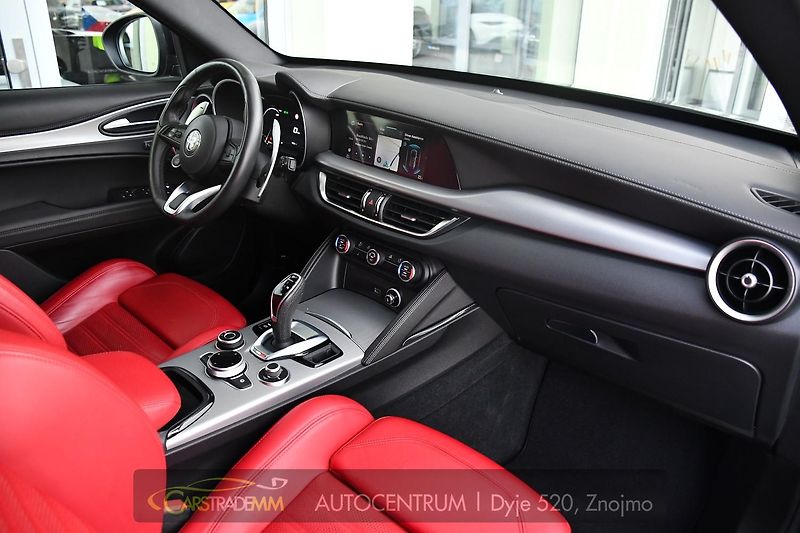 Alfa Romeo Stelvio 2.2 Diesel 16V 154kW Veloce AT - fotka 15 z 53