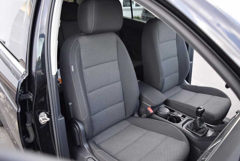 Volkswagen Touran (2016) 1.4TSI 110kw CLBMT 7MÍST TAŽN - fotka 37 z 50