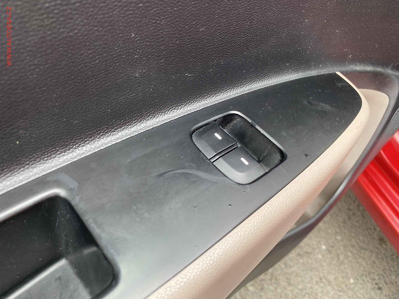 Hyundai i10 (2016) 1.0i, 1.maj,ČR, servis.kniha - fotka 13 z 17