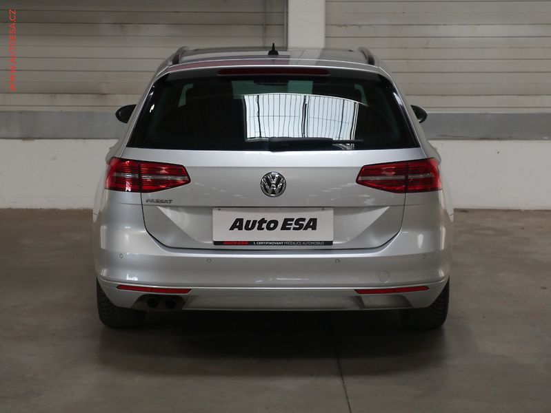 Volkswagen Passat (2015) 2.0TDI 4x4, DSG, navi, bixen - fotka 5 z 21