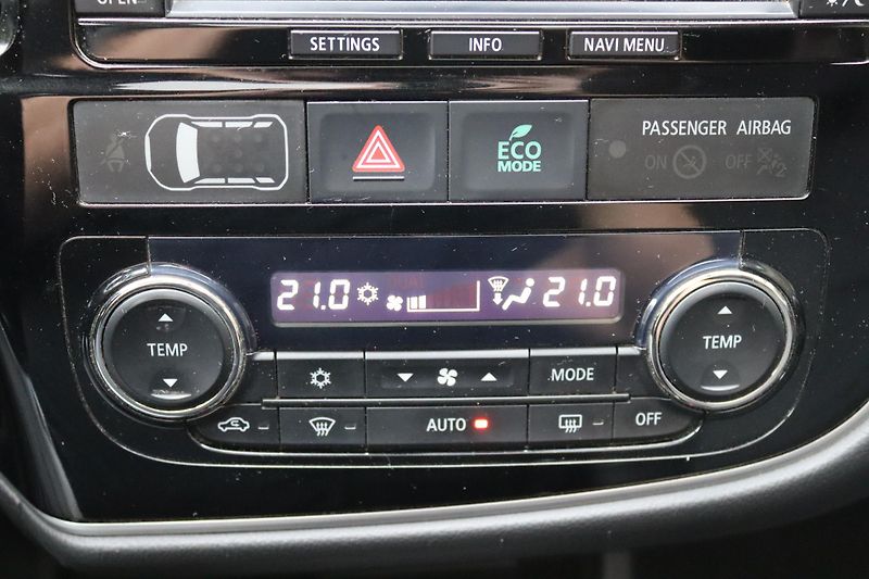 Mitsubishi Outlander 2.2DI-D 4X4 7 MÍST 110kW - fotka 35 z 50