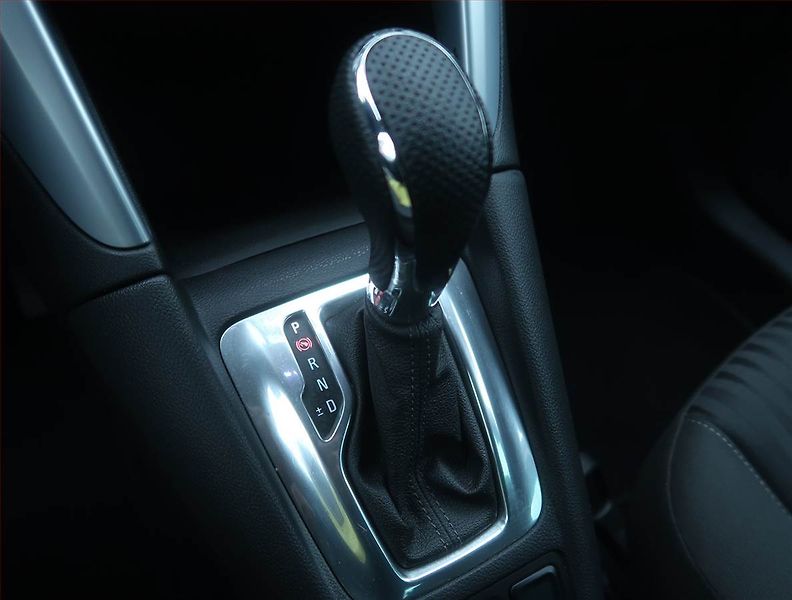 Opel Zafira (2017) 2.0 CDTI, Automat, Tempomat - fotka 13 z 15