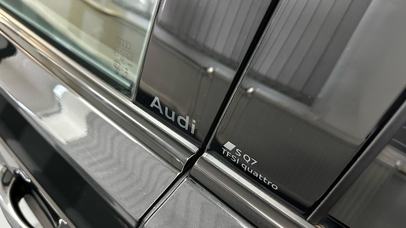 Audi SQ7 ZÁRUKA / MATRIX / 7 MÍST - fotka 32 z 52