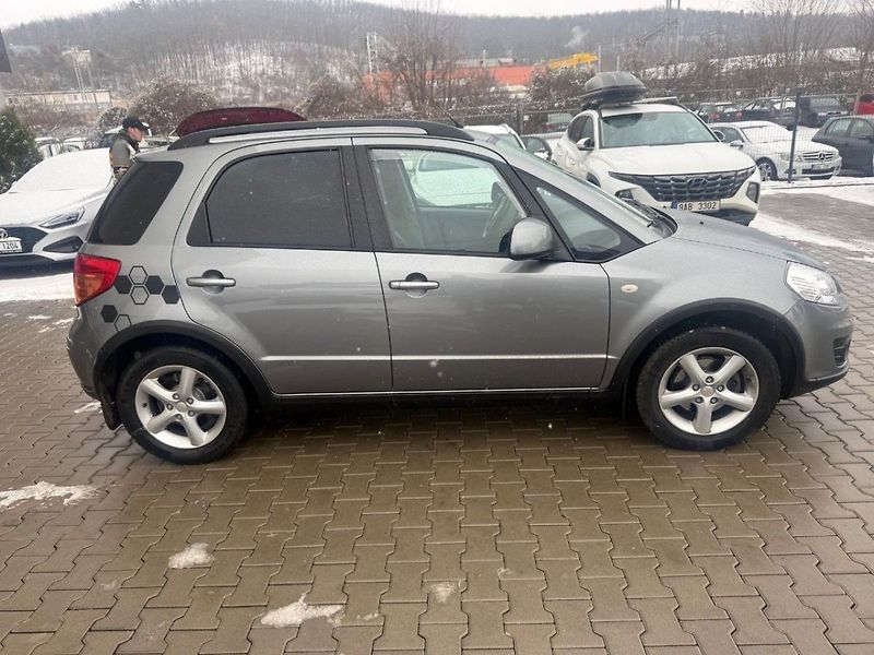 Suzuki SX4 1,6 4x2 - fotka 2 z 11