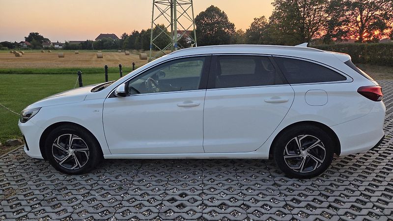 Hyundai i30 (2022) 1.5T-GDI, 118 kW, Smart,CZ,DPH - fotka 5 z 30