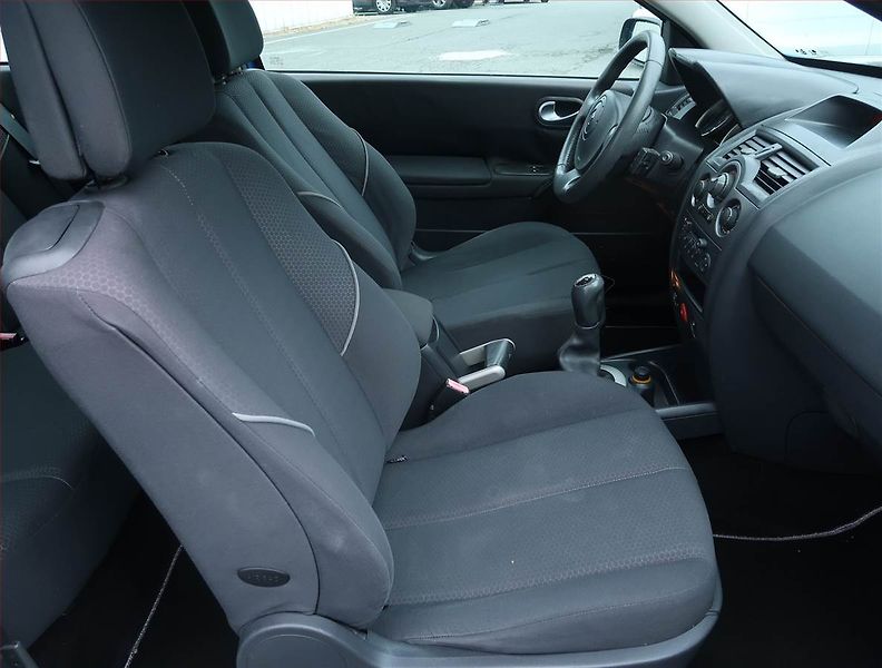 Renault Mégane (2003) 1.6 16V , po STK, Klima - fotka 9 z 15