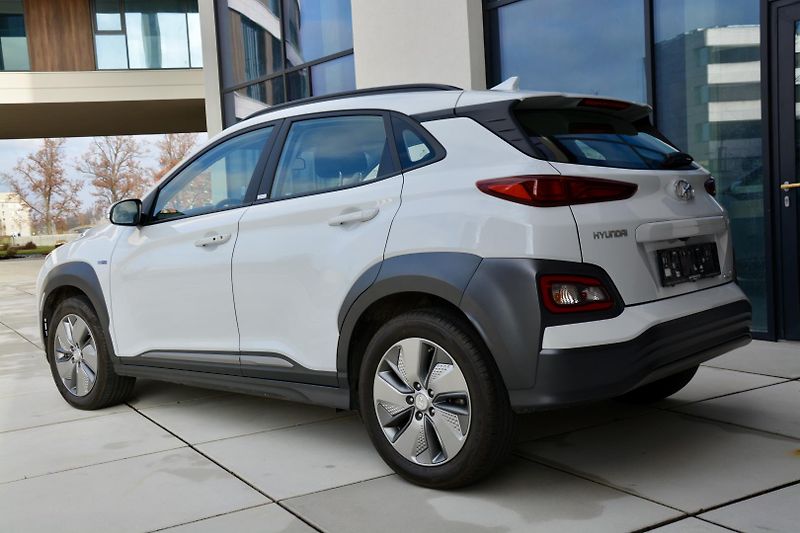 Hyundai Kona (2020) EV ELEKTRIC 100Kw 1 MAJITEL KA - fotka 9 z 53