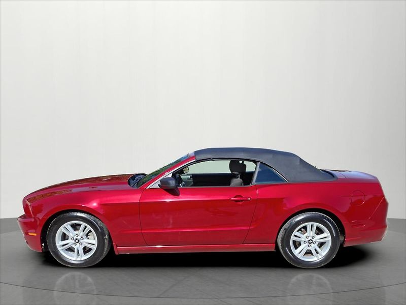 Ford Mustang 3,7 V6 227 Kw cabrio - fotka 6 z 21
