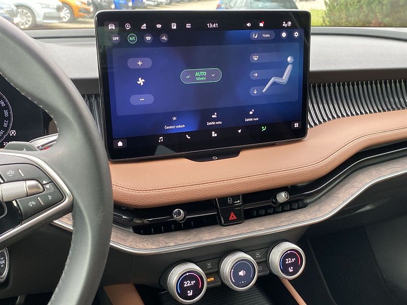 Škoda Superb (2024) 2.0 TDI 4x4 DSG L&K - fotka 16 z 38