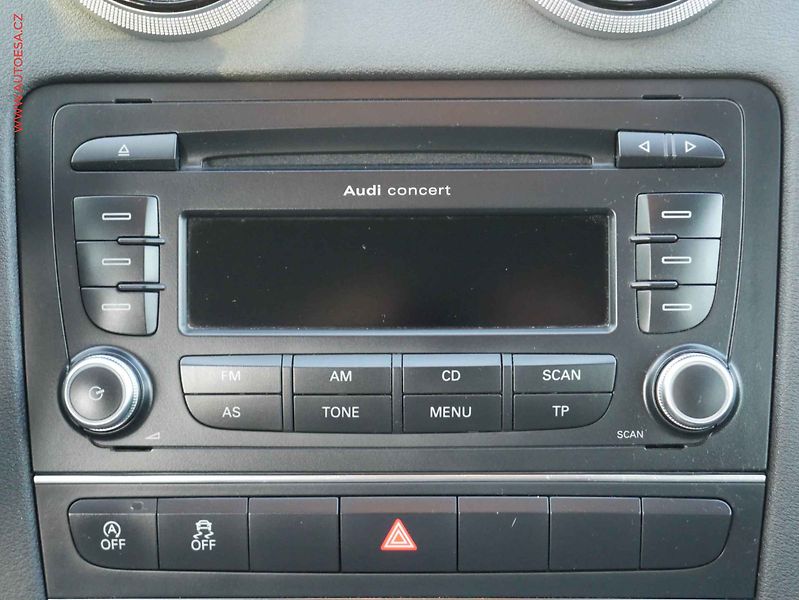 Audi A3 (2011) 2.0 TDi Sportback, Xenon, AC - fotka 11 z 15