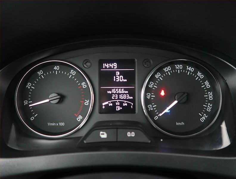 Škoda Rapid (2013) 1.2 TSI, Vyhř. sedaček - fotka 11 z 18