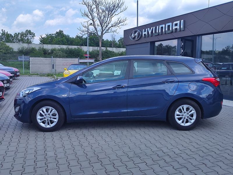 Hyundai i30 1.6 CRDi/81kW Trikolor Komfort - fotka 8 z 31
