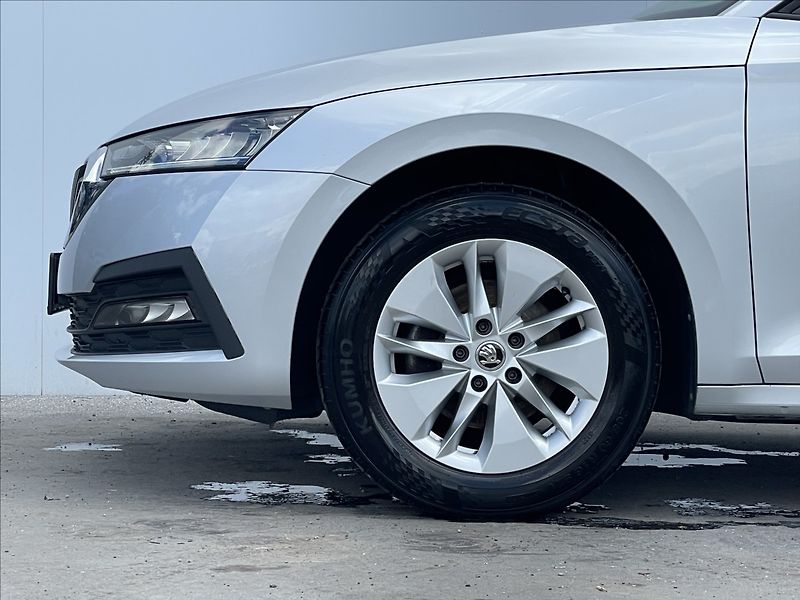 Škoda Octavia 2,0 TDI Combi Ambition Plus - fotka 20 z 23