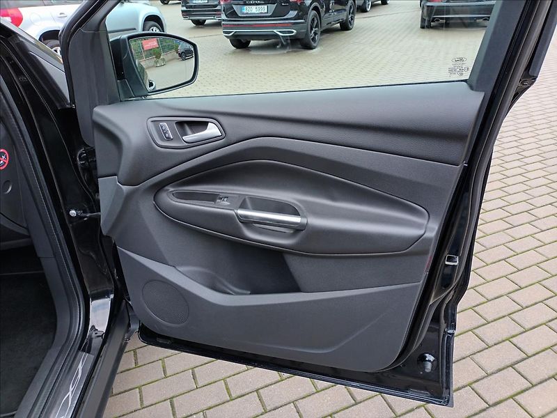 Ford Kuga 2,0 TDCi,120kw,4x4,NAVI,KAMERA - fotka 25 z 50