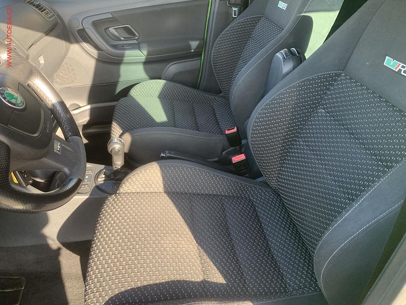 Škoda Fabia (2010) 1.4 TSi, RS, DSG - fotka 9 z 20