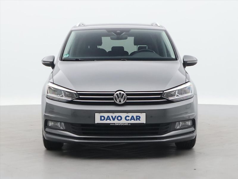 Volkswagen Touran 1,6 TDI DSG Panorama LED 1.Maj - fotka 2 z 31