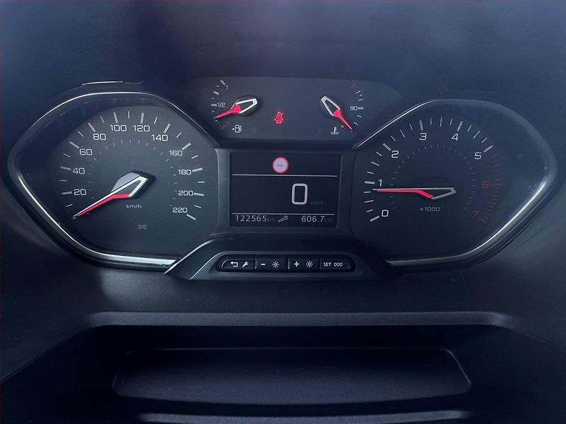 Citroën Berlingo (2021) Maxi Shine 1.5 BlueHDi, 7Míst - fotka 9 z 13