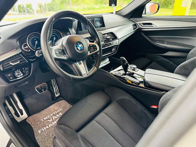 BMW Řada 5 (2018) 530xd,195kW PO SERVISU,M-PAKET - fotka 7 z 19