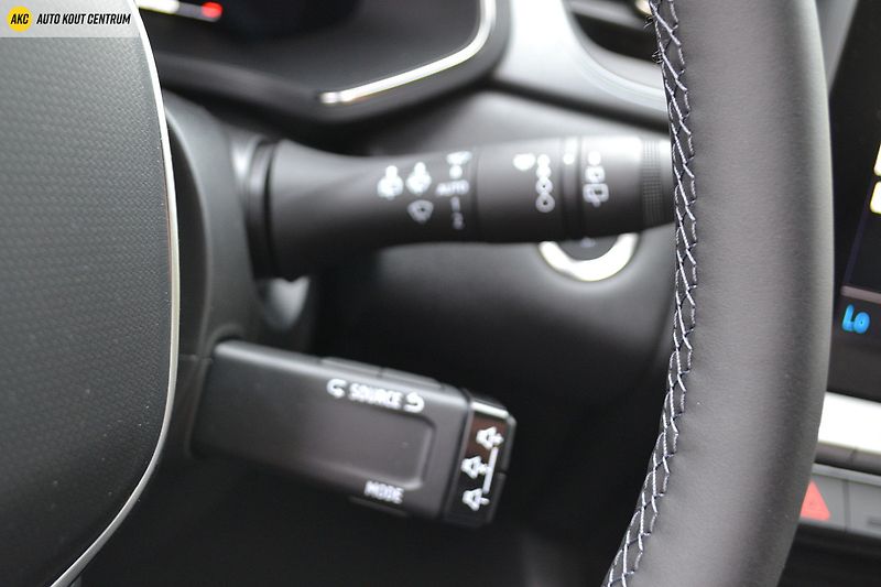 Renault Captur Techno TCe 90 - fotka 42 z 50