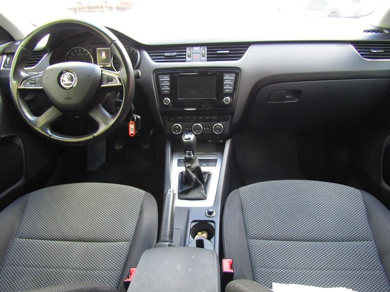 Škoda Octavia (2014) 1.6 TDI 77kW - fotka 15 z 40