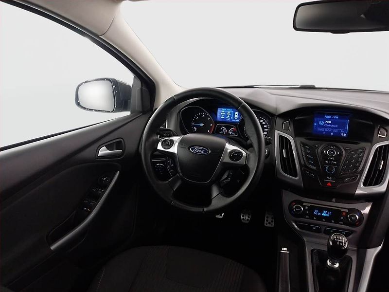 Ford Focus (2012) Titanium 2.0 TDCi, Serv.kniha - fotka 7 z 20