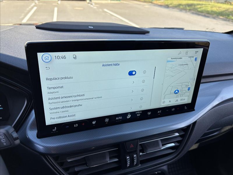 Ford Kuga 2,5 HEV 111kW Blue Cruise - fotka 36 z 49