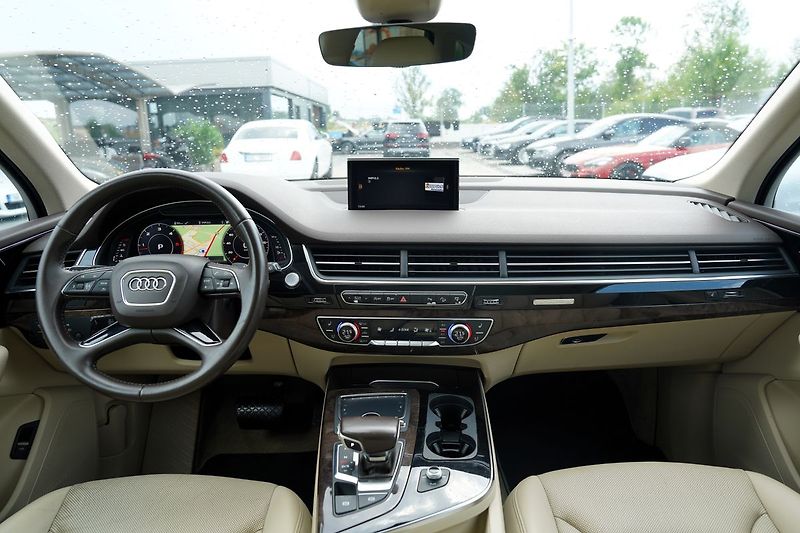 Audi Q7 3.0 TDI 200 kW/Q/7míst - fotka 27 z 50