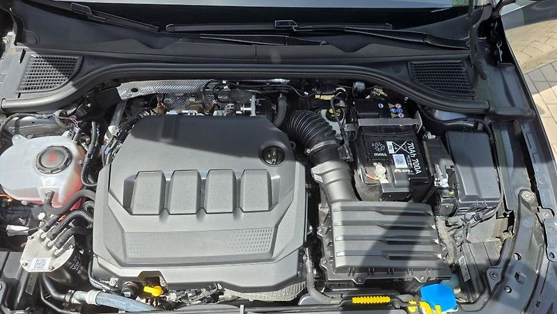 Volkswagen Golf (2023) 2.0 TDI 110kW Life záruka  - fotka 30 z 34