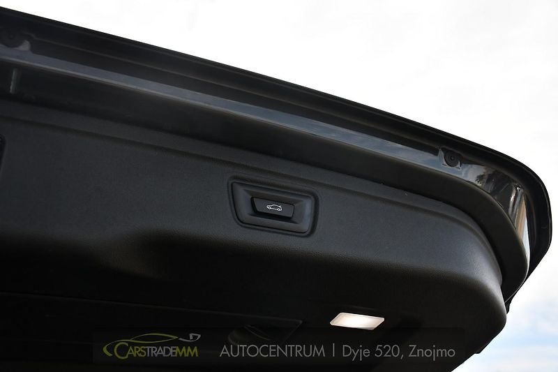 BMW Řada 3 320d xDrive M-SPORT ČR 1.M - fotka 52 z 62