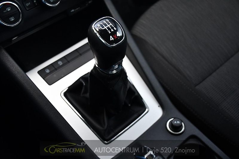 Škoda Octavia 2,0TDi - fotka 33 z 47