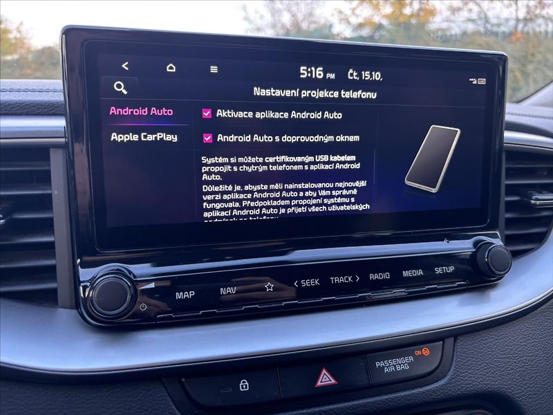 Kia Ceed 1,5 TGDi 118kW TOP ZÁRUKA NAVI - fotka 19 z 39