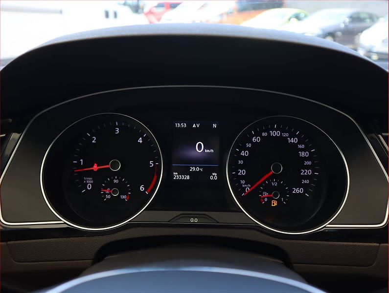 Volkswagen Passat (2016) 2.0 TDI, Automat, Serv.kniha - fotka 11 z 22