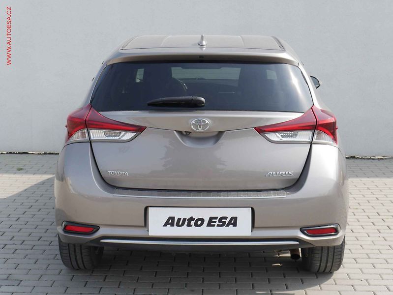 Toyota Auris (2015) 1.6 VVT-i, ČR, Active - fotka 5 z 20