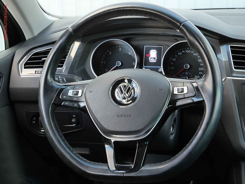 Volkswagen Tiguan (2016) 2.0TDi, Highline, DSG, panor - fotka 13 z 22