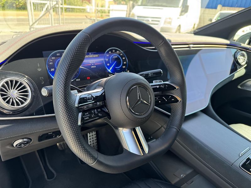 Mercedes-Benz EQE (2023)  500 4-Matic AMG 19000km - fotka 34 z 35