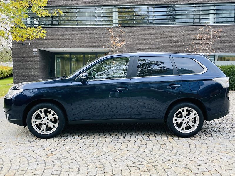 Mitsubishi Outlander 2.0i MANUÁL 1.MAJITEL TAŽNÉ - fotka 19 z 44