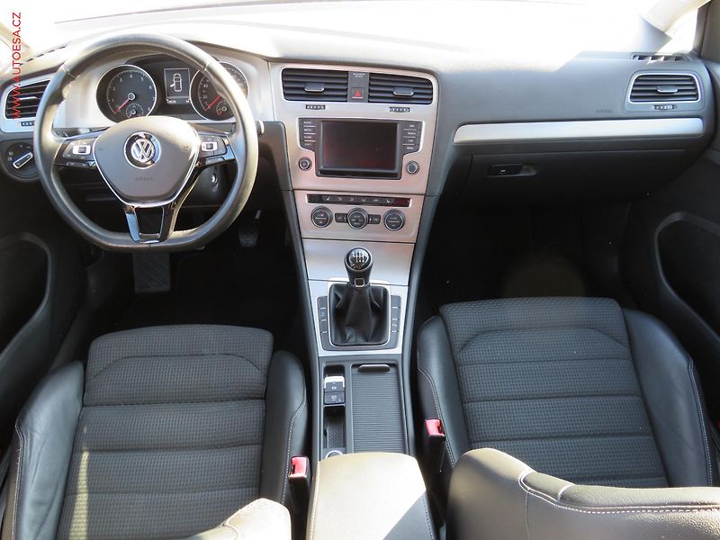 Volkswagen Golf (2016) 1.4TSi, R-line, navi - fotka 8 z 27