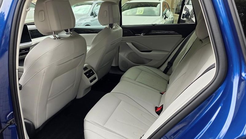 Volkswagen Passat Variant (2024) 2.0 TDI 142kW Eleg DSG záruka  - fotka 10 z 48