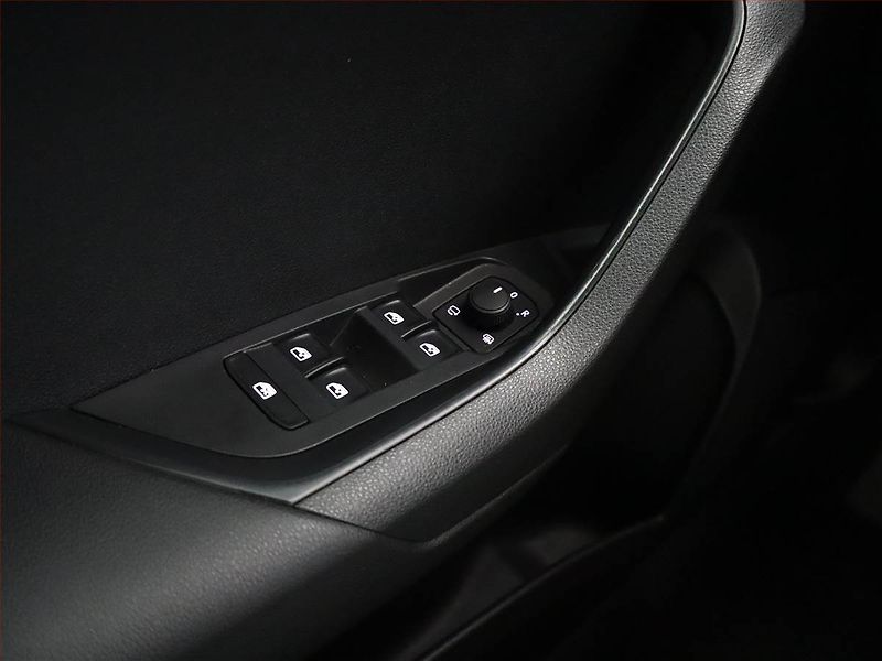 Škoda Karoq (2022) Sportline 1.5 TSI - fotka 17 z 17