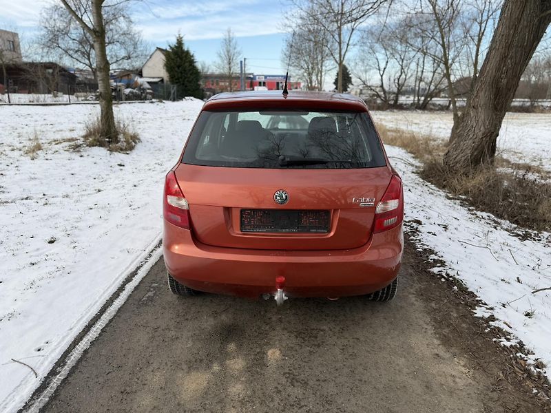 Škoda Fabia (2009) 2 1.4i 63kW, Nová STK - fotka 4 z 19