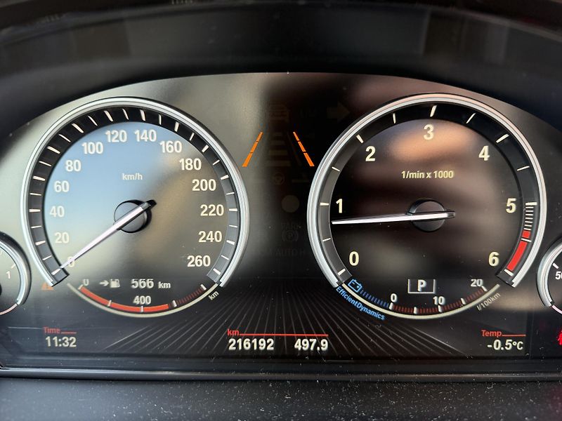 BMW X5 40D LED PANORAMA ROZVODY - fotka 16 z 39