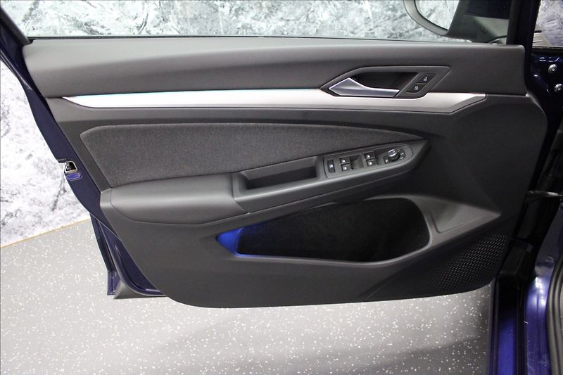 Volkswagen Golf 1,0 TSI Life 1.majitel CZ - fotka 7 z 36