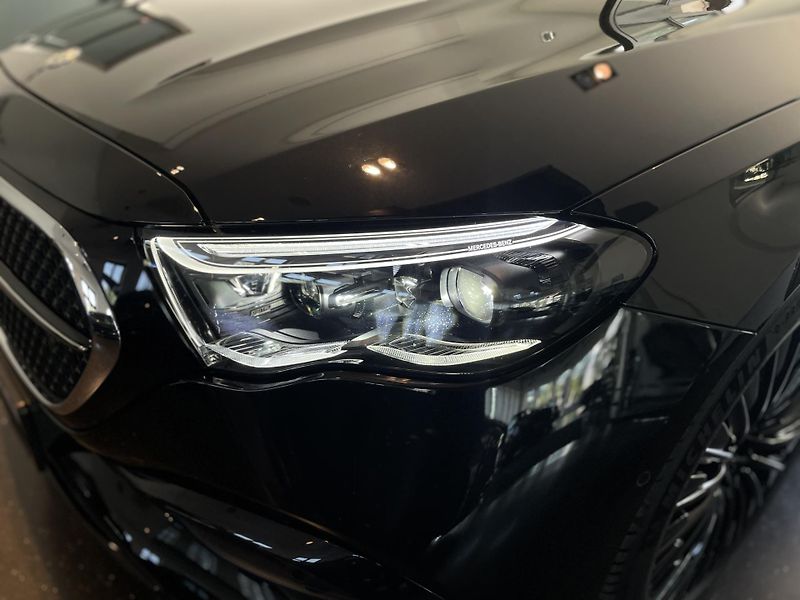Mercedes-Benz Třídy E E 220d 4Matic AMG - fotka 9 z 41