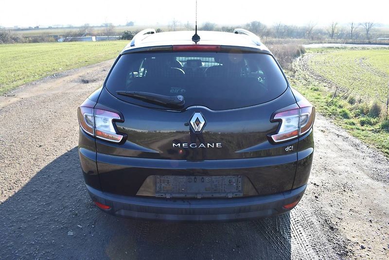 Renault Mégane 1,9 DCi BOSE,96KW,NAVI,PĚKNÝ - fotka 5 z 17